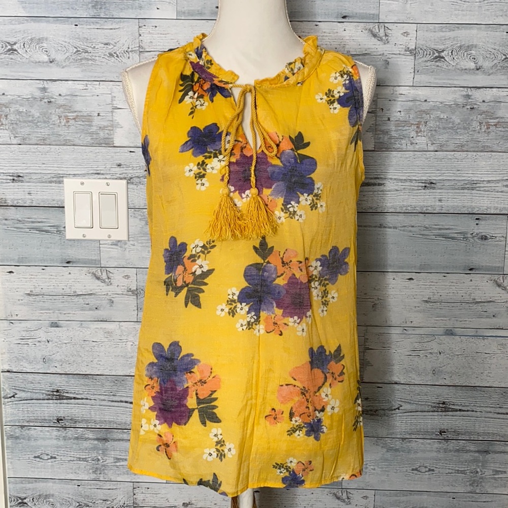 HARVE BENARD YELLOW FLORAL SLEEVELESS BLOUSE